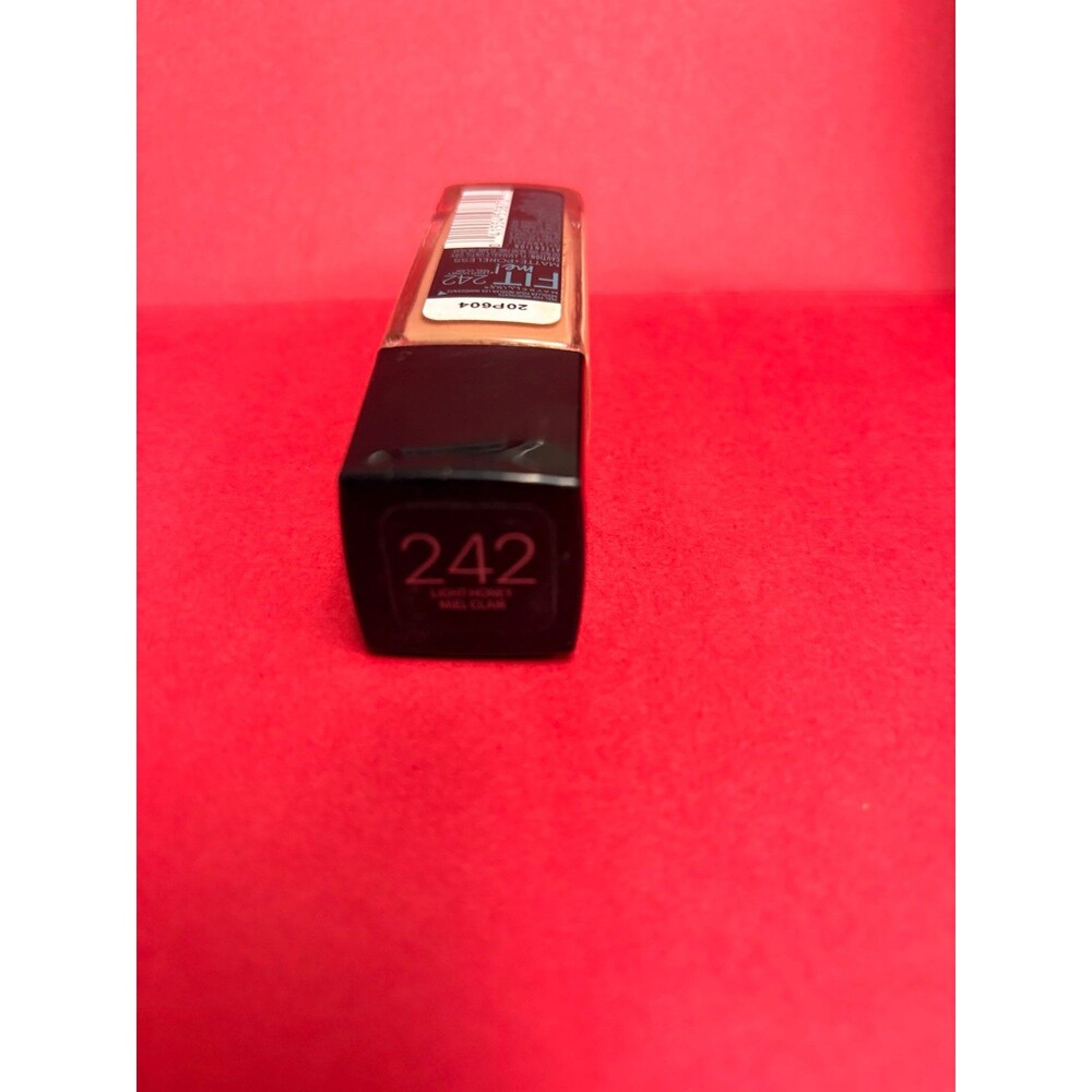 Maybelline Fit Me Matte & Poreless 242 - Picture 4 of 4